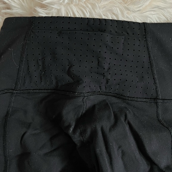 Lululemon crops size 6 black - Picture 6 of 6